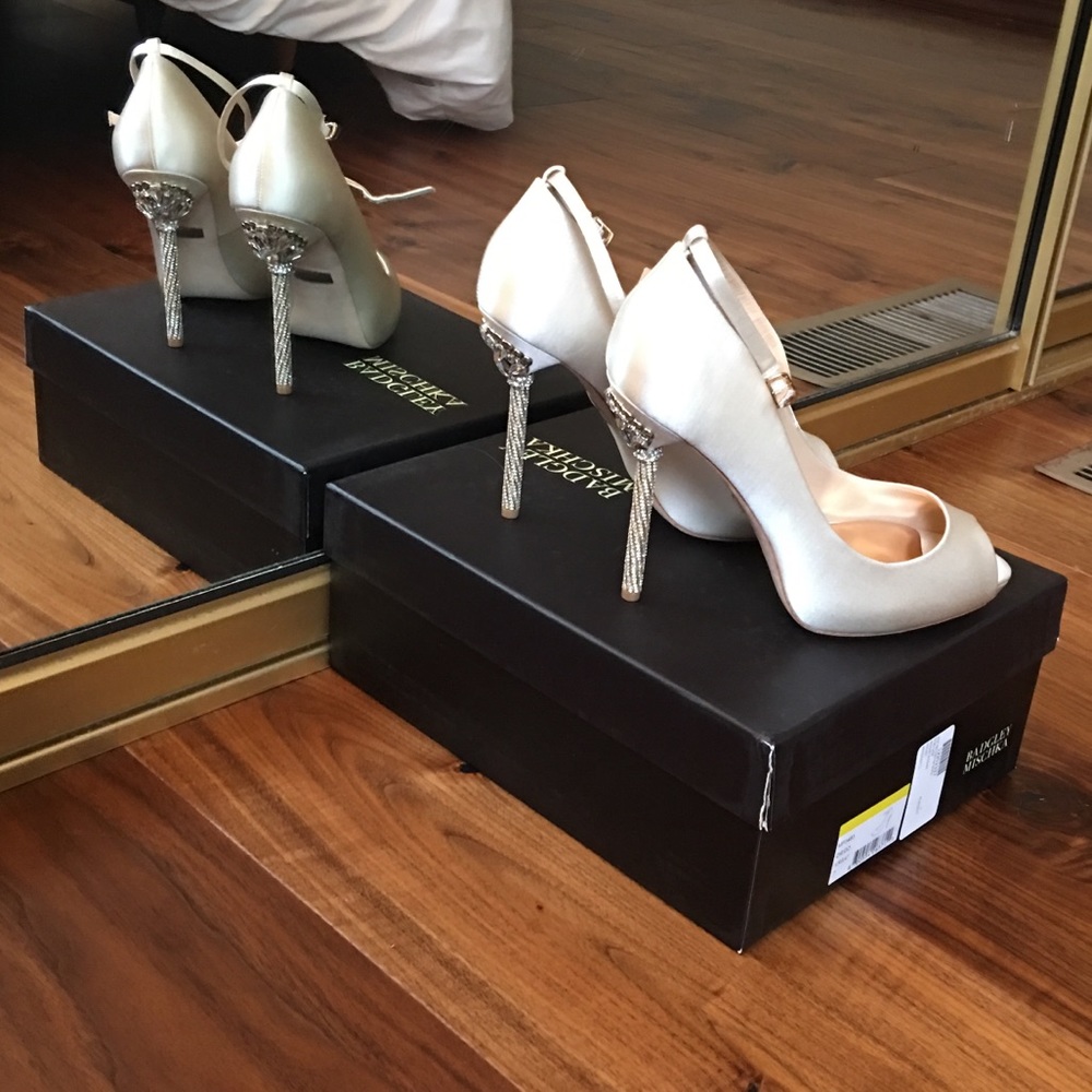||SOLD|| Badgley Mischka Diego ankle strap pumps